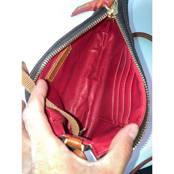 DOONEY & BOURKE SMALL BROWN PVC LEATHER CROSSOBDY BAG - Picture 11 of 16